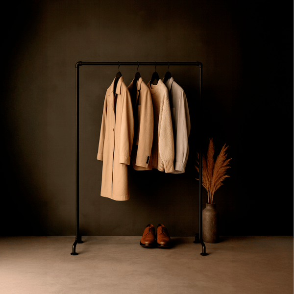 Black Roscoe – Portant à vêtements autoportant en tuyaux noirs